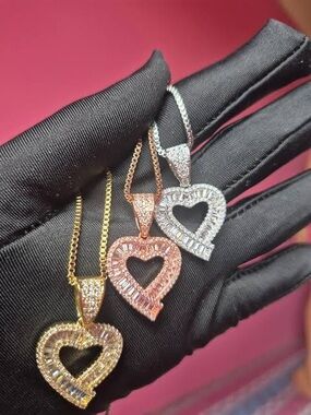 Elegant Heart Pendant Necklace in Gold, Rose Gold, or Silver